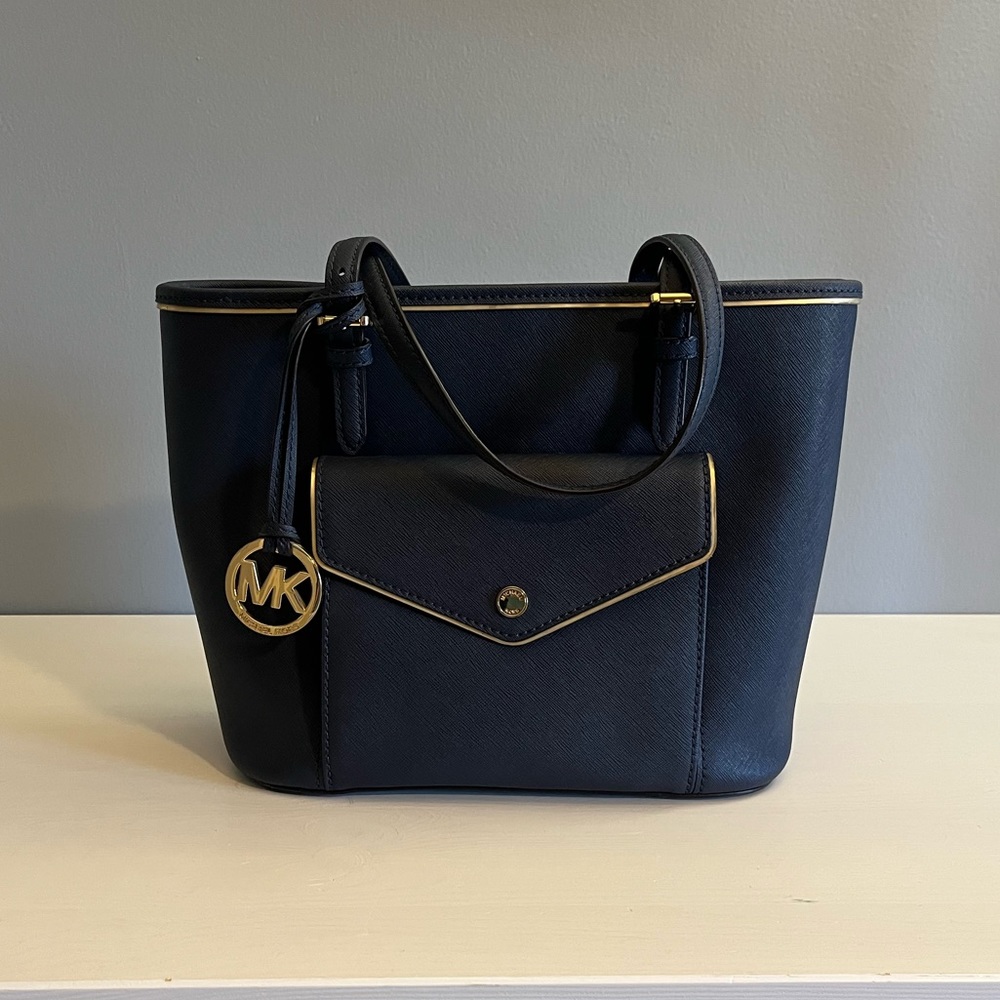 Michael Kors Saffiano Frame MD PKT MF Leather Tote